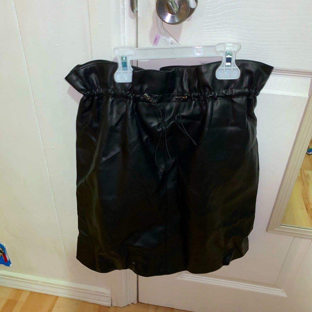 Skirt. Black, H&M